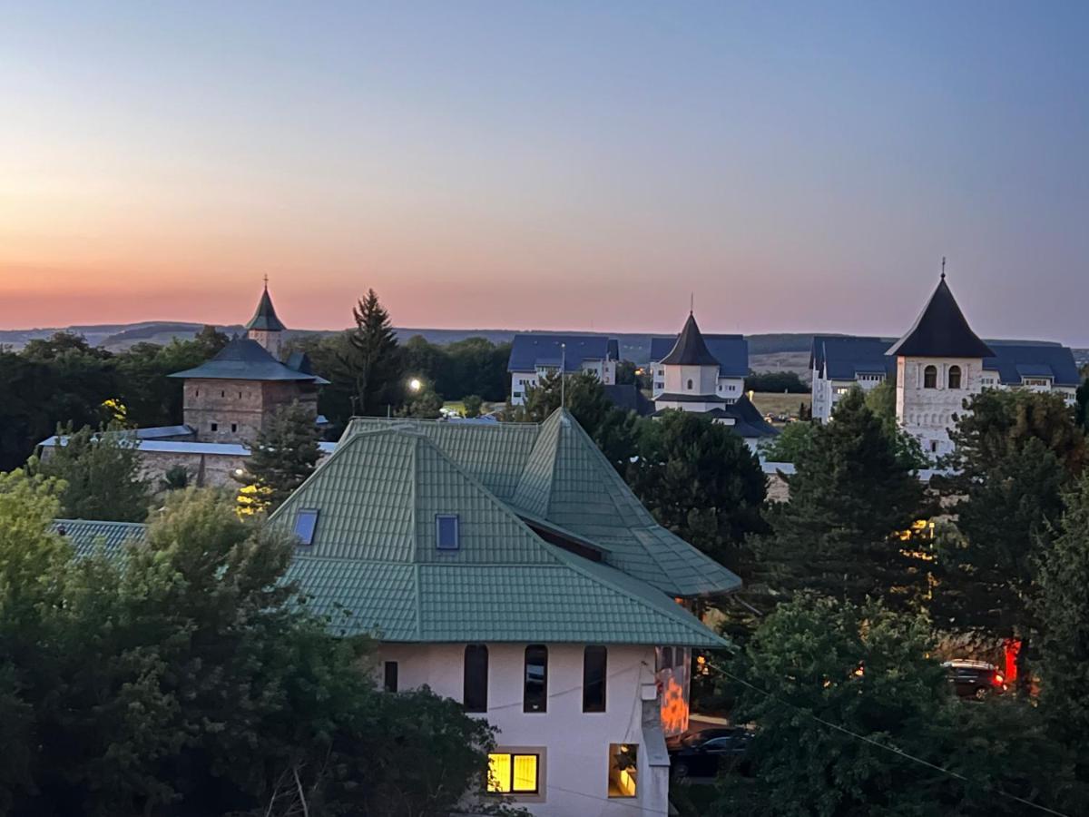 Ferienwohnung Altheda Living Zamca Suceava Exterior foto